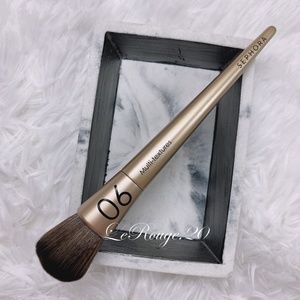 Sephora 06 foundation / powder brush *limited edit